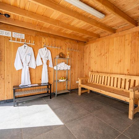 Glamping Lodge With Eco-Wellness Zeewolde Exterior photo