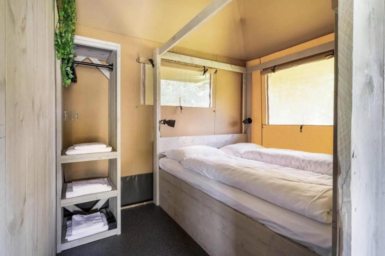 Glamping Lodge With Eco-Wellness Zeewolde Exterior photo