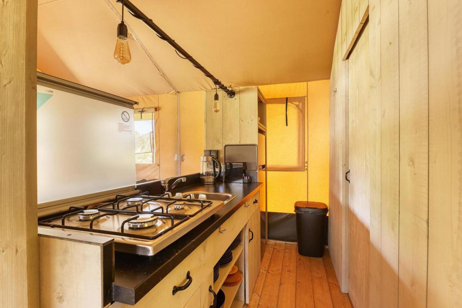 Glamping Lodge With Eco-Wellness Zeewolde Exterior photo