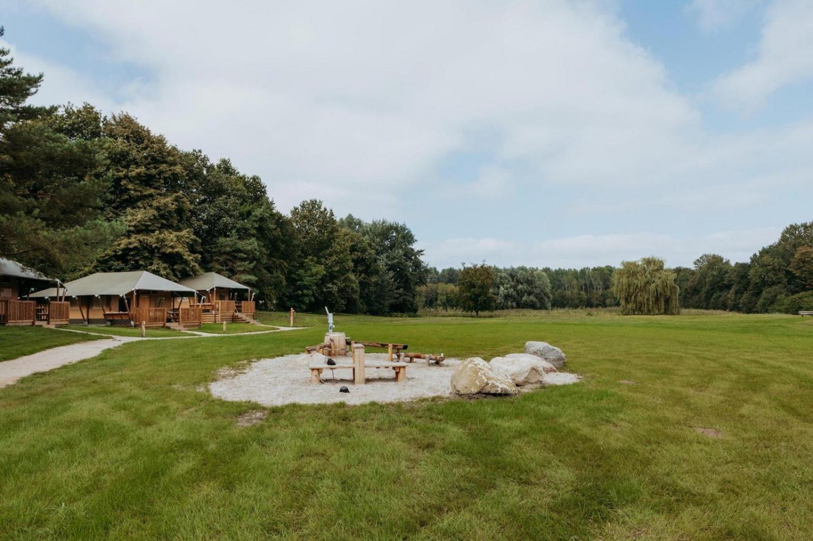 Glamping Lodge With Eco-Wellness Zeewolde Exterior photo