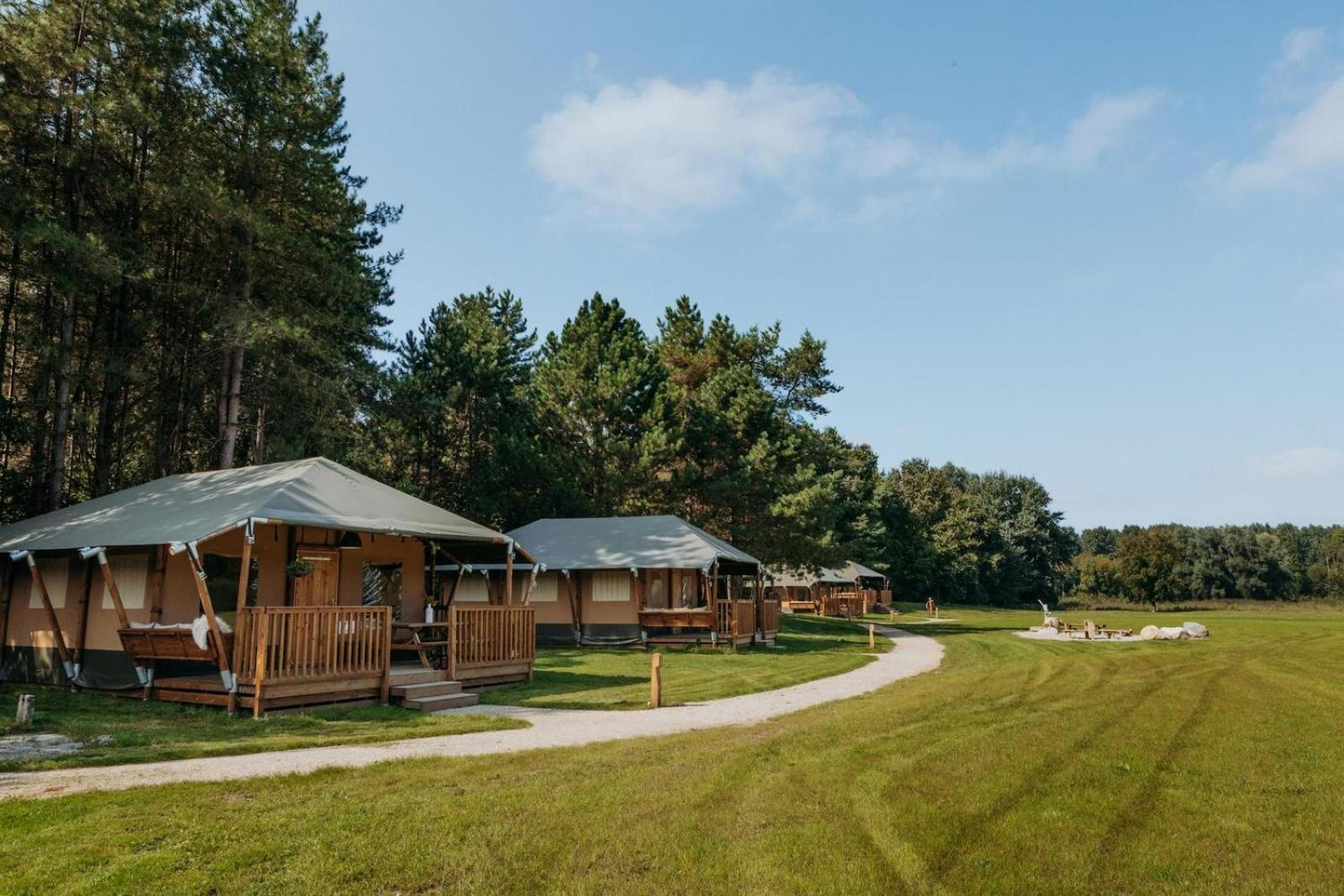 Glamping Lodge With Eco-Wellness Zeewolde Exterior photo