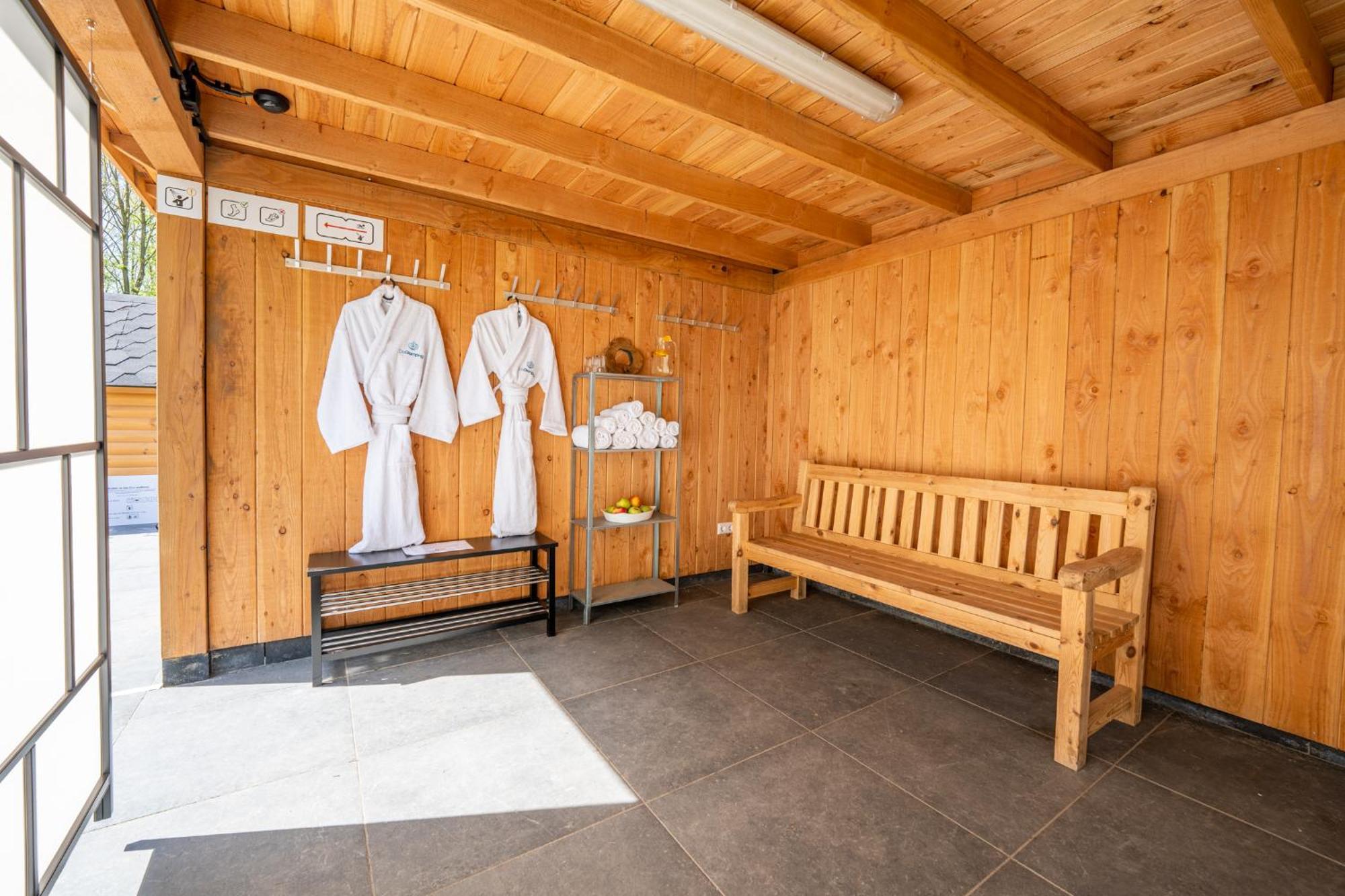 Glamping Lodge With Eco-Wellness Zeewolde Exterior photo