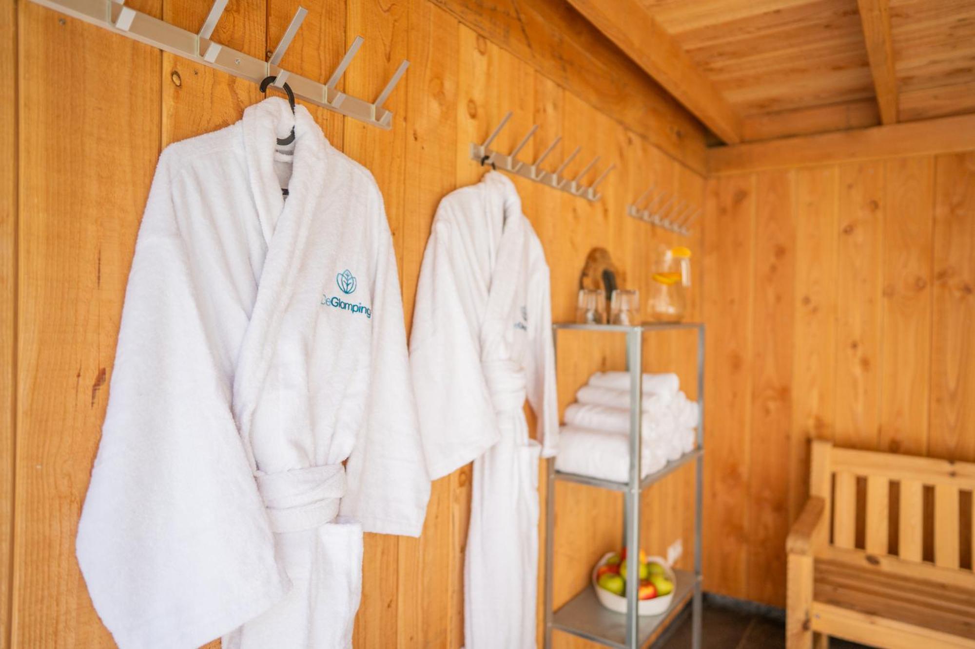 Glamping Lodge With Eco-Wellness Zeewolde Exterior photo